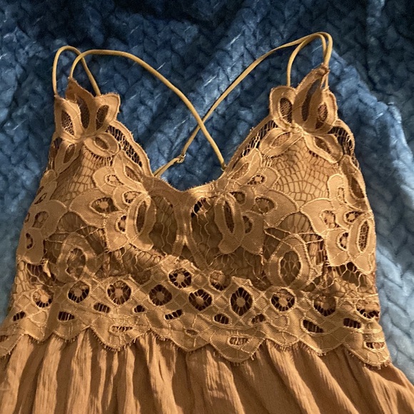 The size is a large , the color is brown , the quality is good - Picture 2 of 4